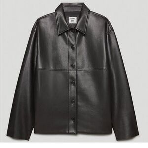 Aritzia Sunday Best Gabby Shirt Jacket Black
Size 2XS never worn